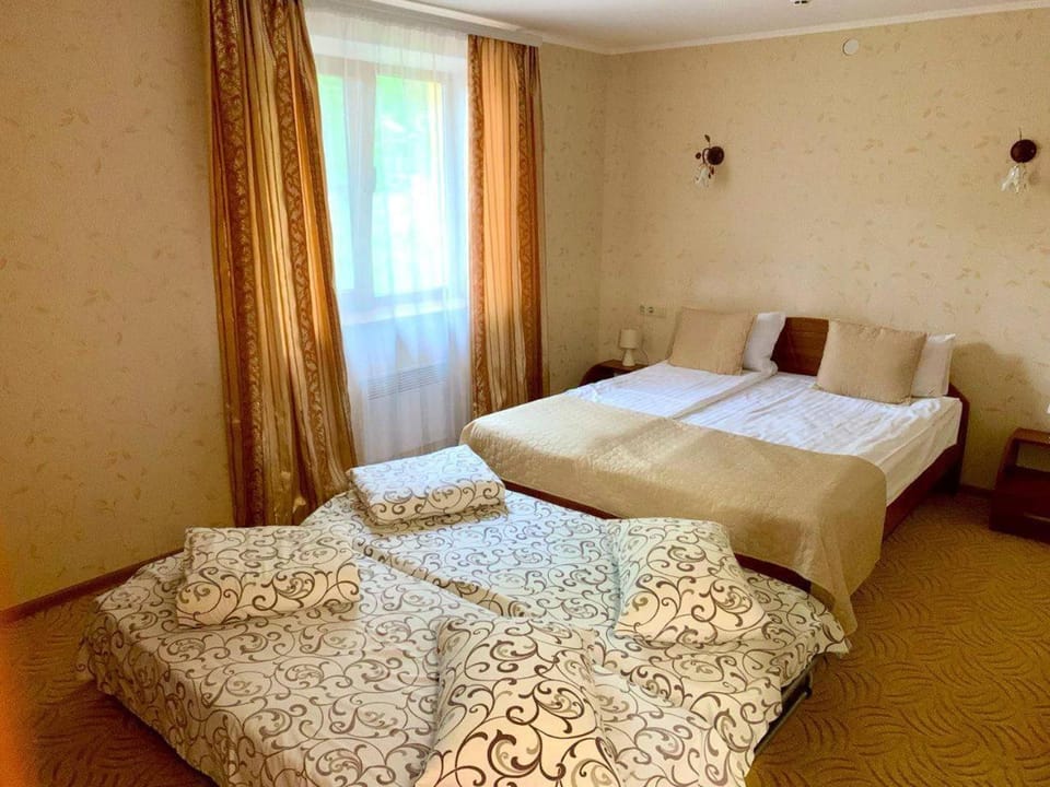 Bed, Photo of the whole room, Bedroom, Guests, children, young children, older children, Family, furniture, heating, pet friendly