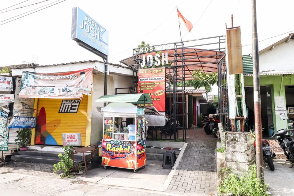 Kos VIP Josh Bed and Breakfast in Yogyakarta
