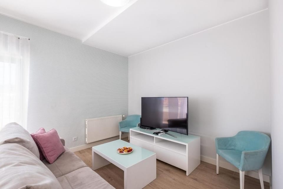 Communal lounge/ TV room, TV and multimedia, Living room