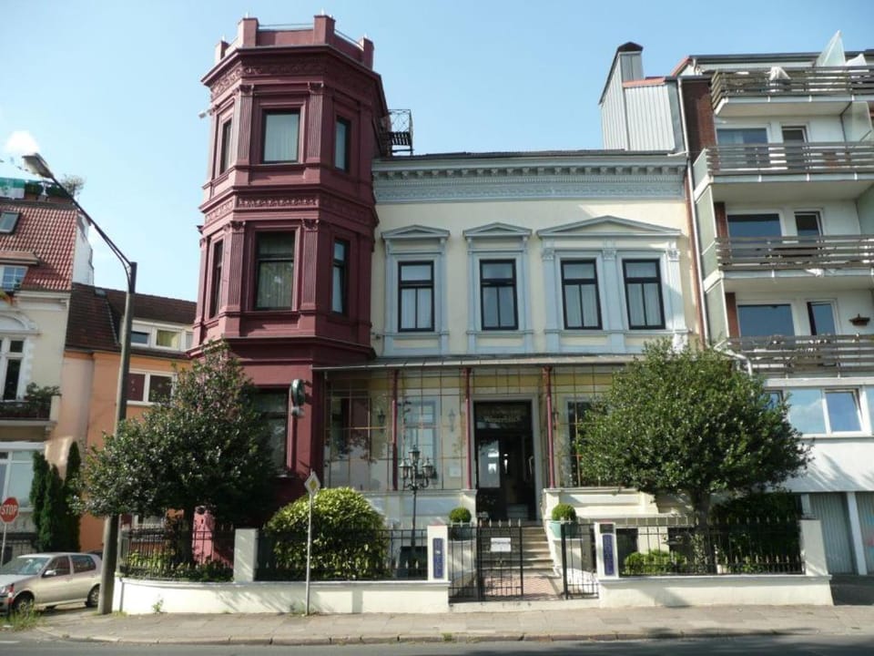 Property building, Facade/entrance, Day, Location