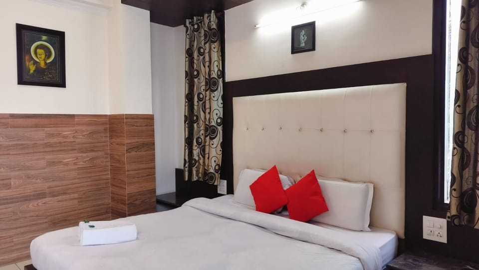 McLeod Ganj Best hotel Royal india -treasure of himalayas #Cheapest hotel #Mountain View# Near Dalai Lama temple 100m Hotel in Himachal Pradesh