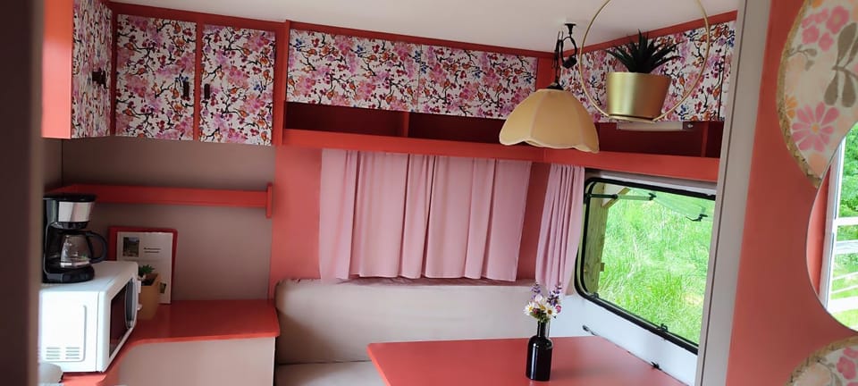 carazen , caravane chauffée Campground/ 
RV Resort in Auvergne-Rhône-Alpes