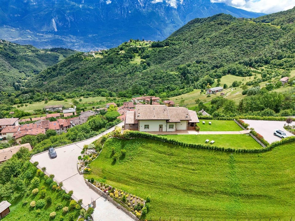 Bird's eye view, Mountain view