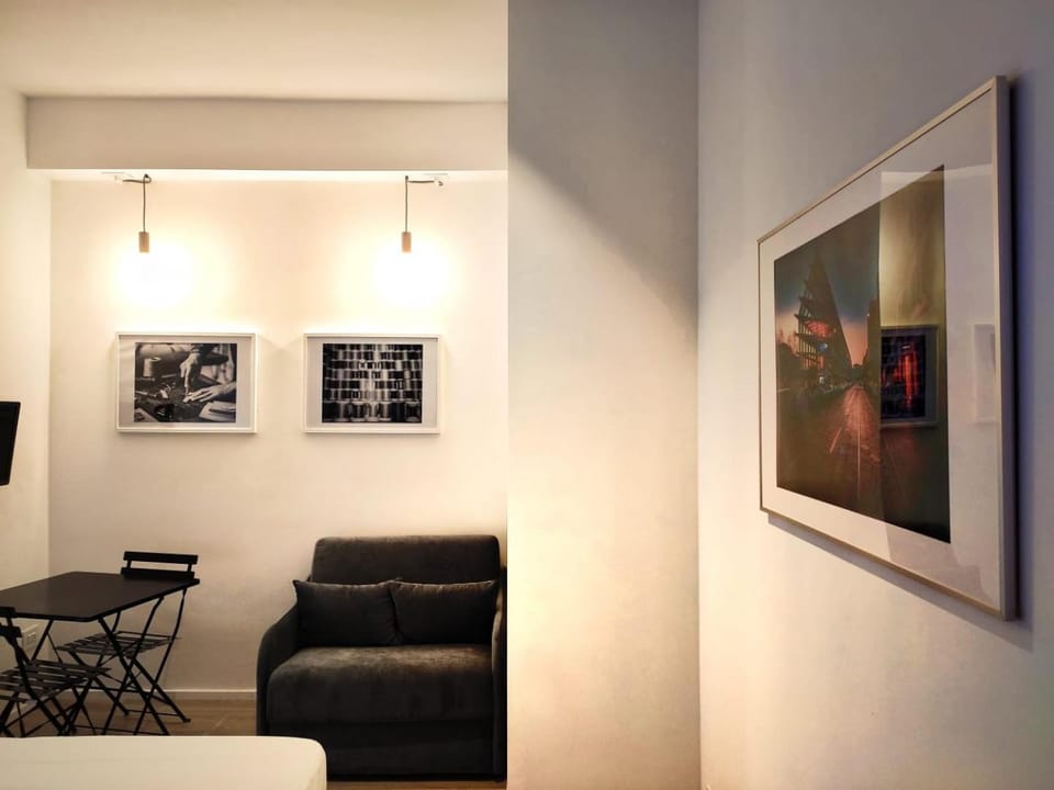 Photo of the whole room, Decorative detail