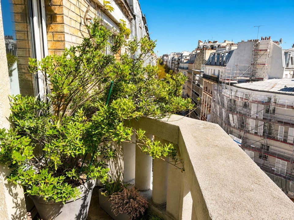 Property building, Spring, Day, View (from property/room), Balcony/Terrace, City view