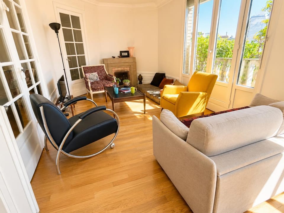 Living room, Seating area