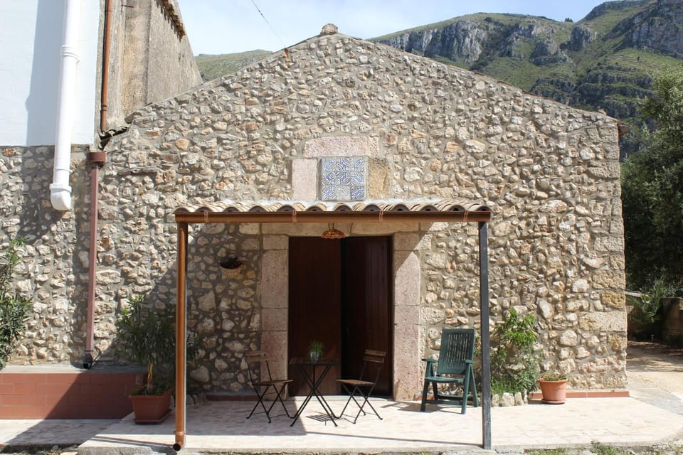 Patio, Facade/entrance