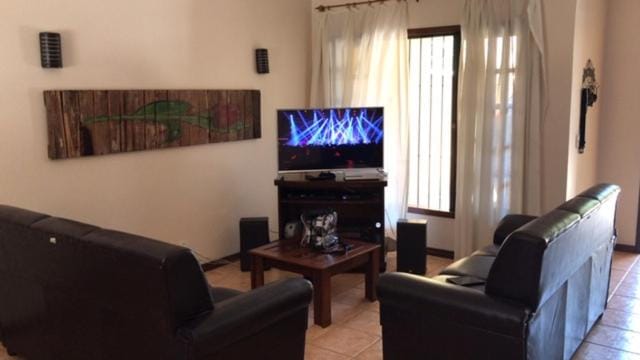 Casa familiar House in Vila Canaa