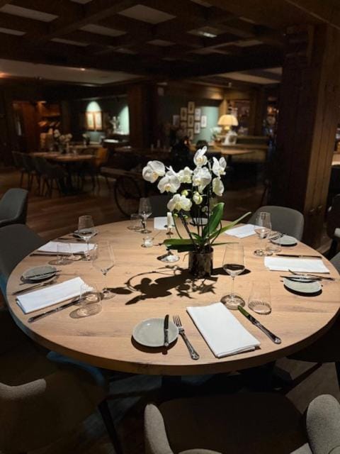 Restaurant/places to eat, Food and drinks, Food, Drinks