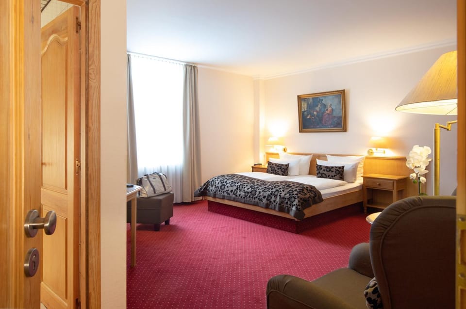 Bed, Living room, Bedroom