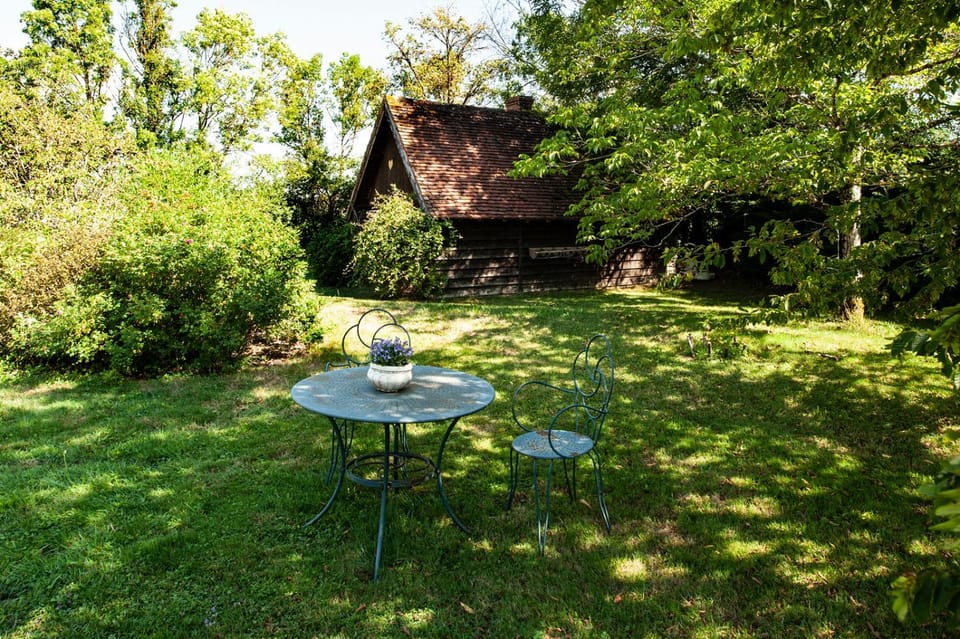 Manoir-de-Sagy Bed and Breakfast in Jura