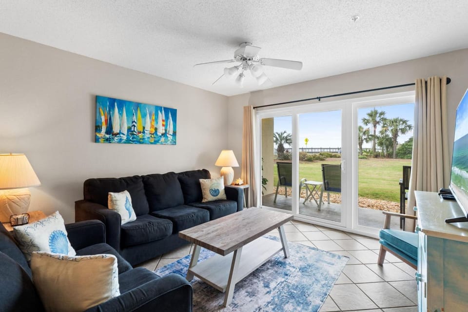 TV and multimedia, View (from property/room), Balcony/Terrace, Living room, Seating area, Sea view