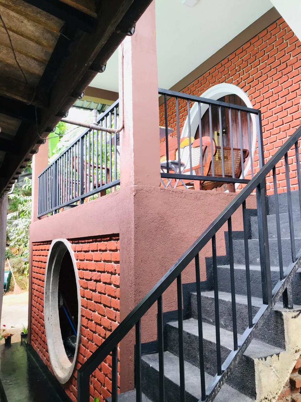 Facade/entrance, Balcony/Terrace