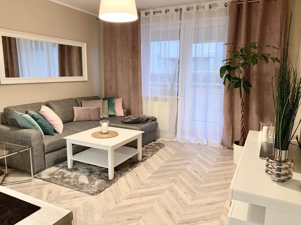 Living room, Seating area, Dining area, Breakfast