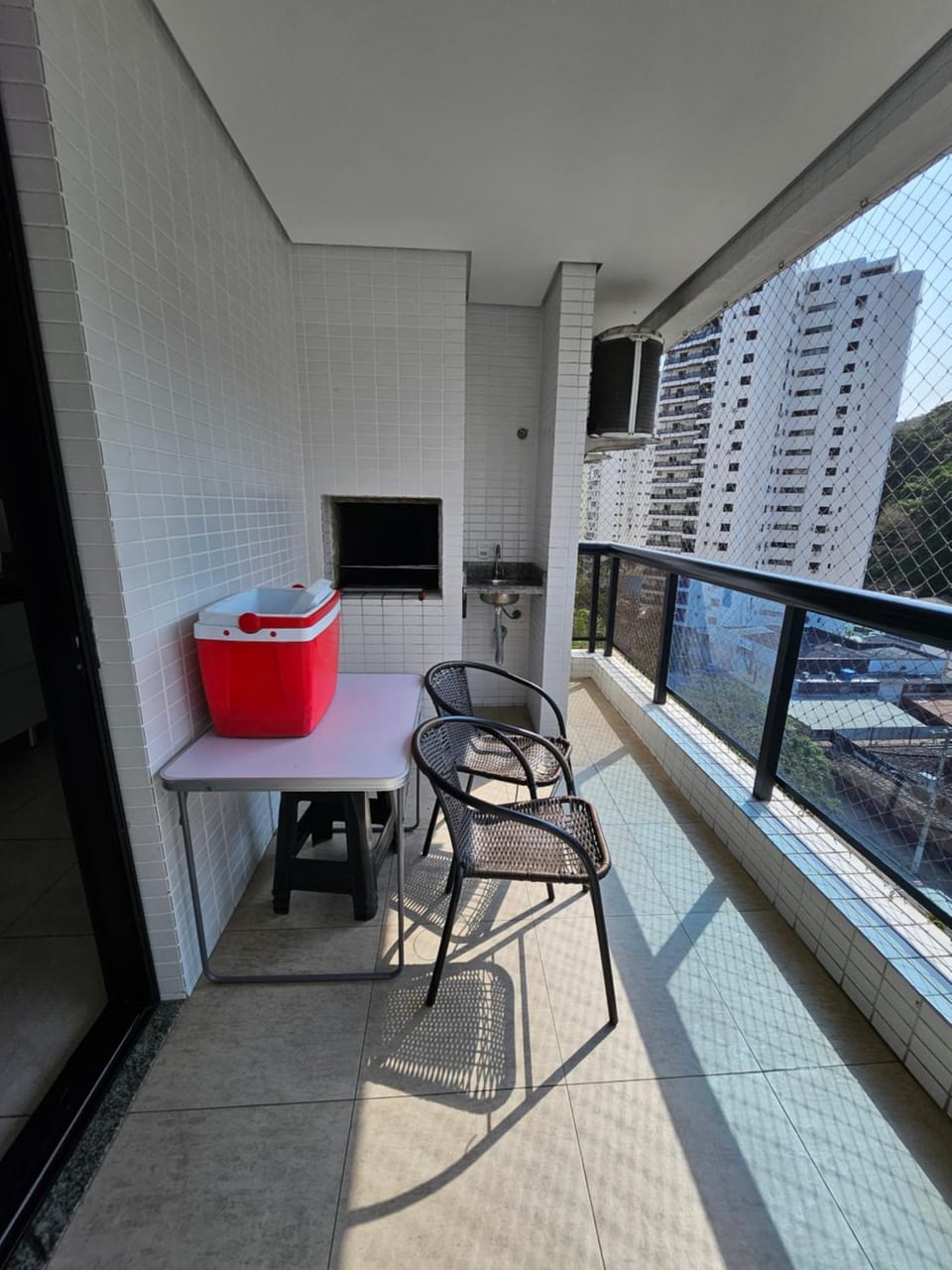 CAP1, Capitania Varam, Pitangueiras, piscina, 100 m da praia, 2 dormitórios, 2 vagas de garagem, temporariamente sem churrasqueira Apartment in State of São Paulo