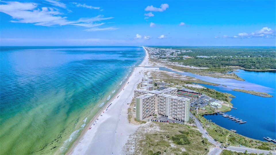 Property building, Nearby landmark, Staff, Staff, Restaurant/places to eat, People, People, People, Neighbourhood, Natural landscape, Activities, Bird's eye view, Billiard, Bowling, Children play ground, Darts, Fishing, Game Room, Golfcourse, Karaoke, Minigolf, Nightclub / DJ, Snorkeling, Table tennis, View (from property/room), Fitness centre/facilities, Beach, Aqua park, Tennis court, Windsurfing, Canoeing, Hiking, Cycling, Diving, Evening entertainment, Guests, Guests, Guests, Sea view, Area and facilities, Supermarket/grocery shop, Shopping Area, Swimming pool, Sports, Entertainment, children, children, children, young children, young children, young children, older children, older children, older children, group of guests, group of guests, group of guests, Family, Family, Family