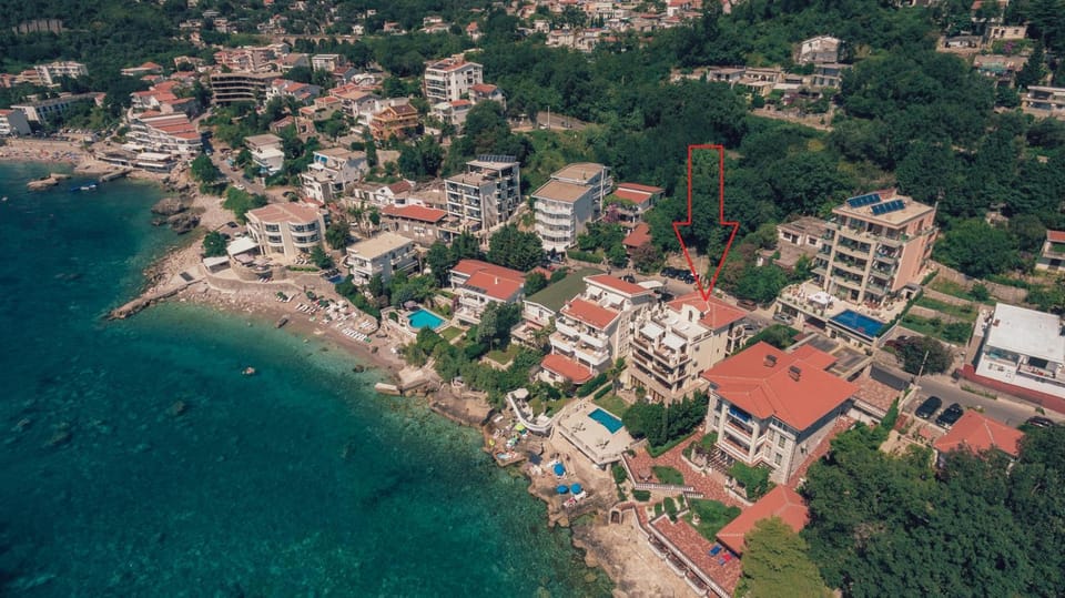 Bird's eye view, On site
