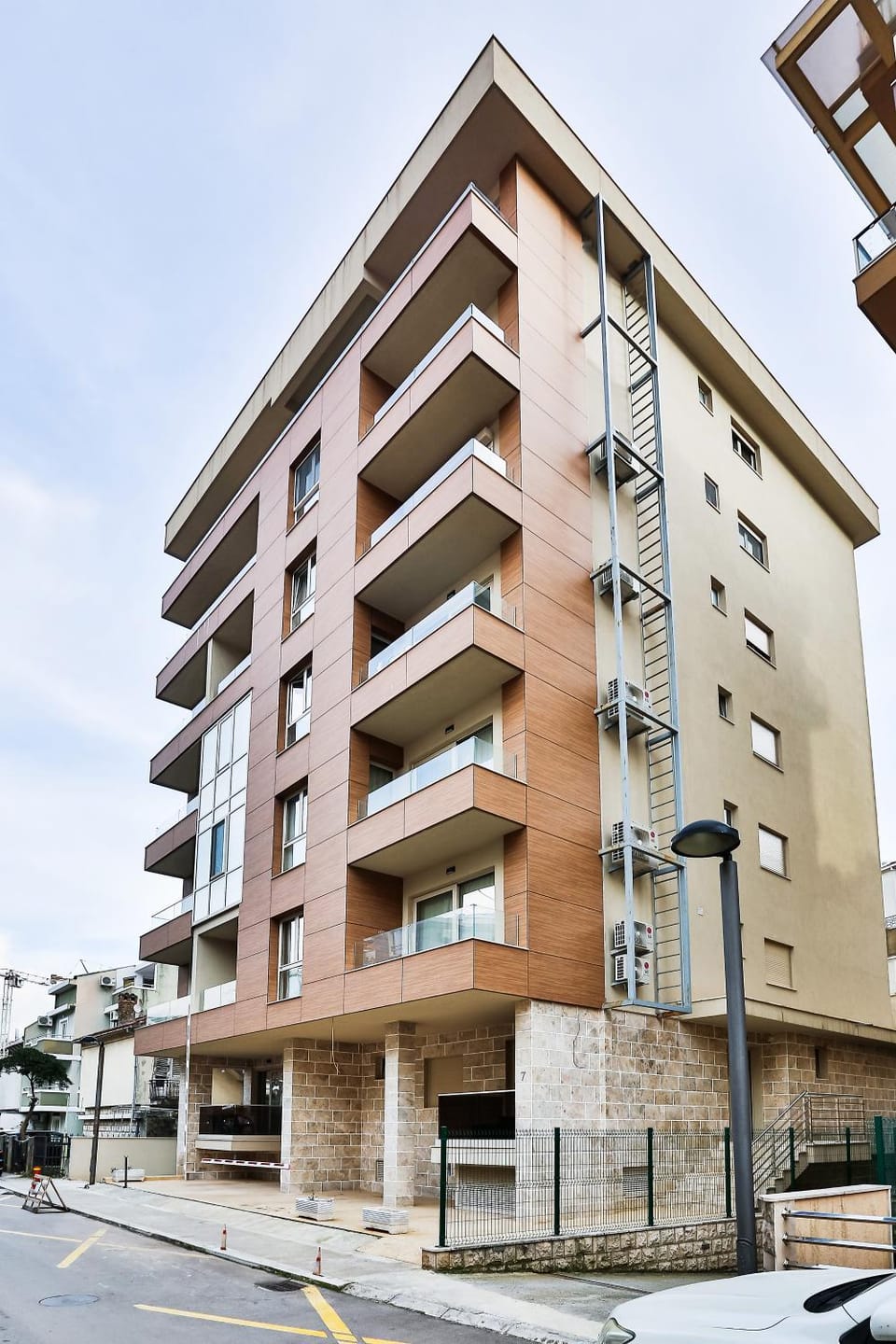Property building, Day, Neighbourhood, Street view, Location