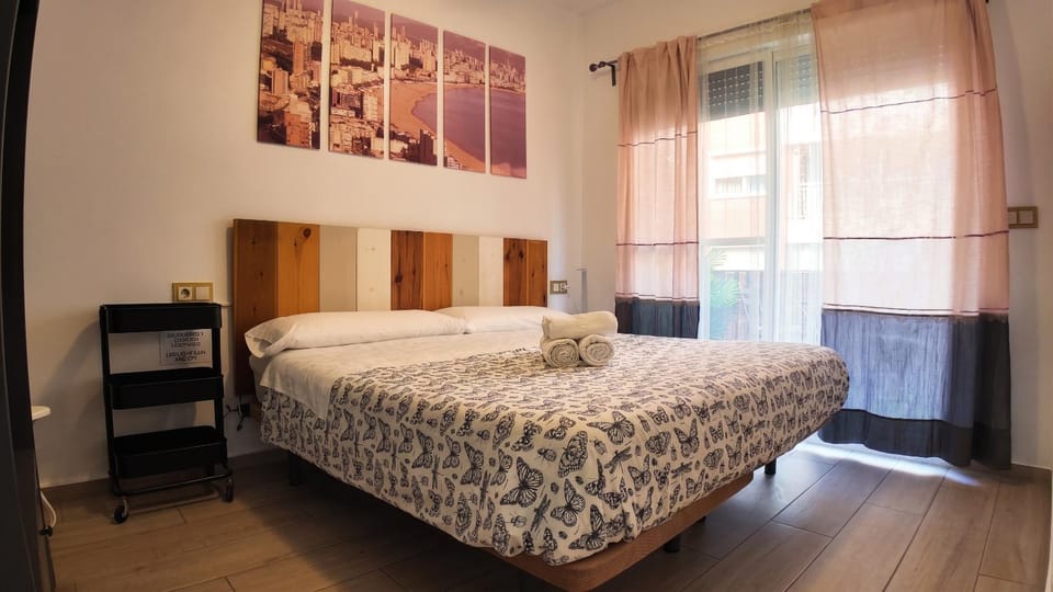 Bed, Photo of the whole room