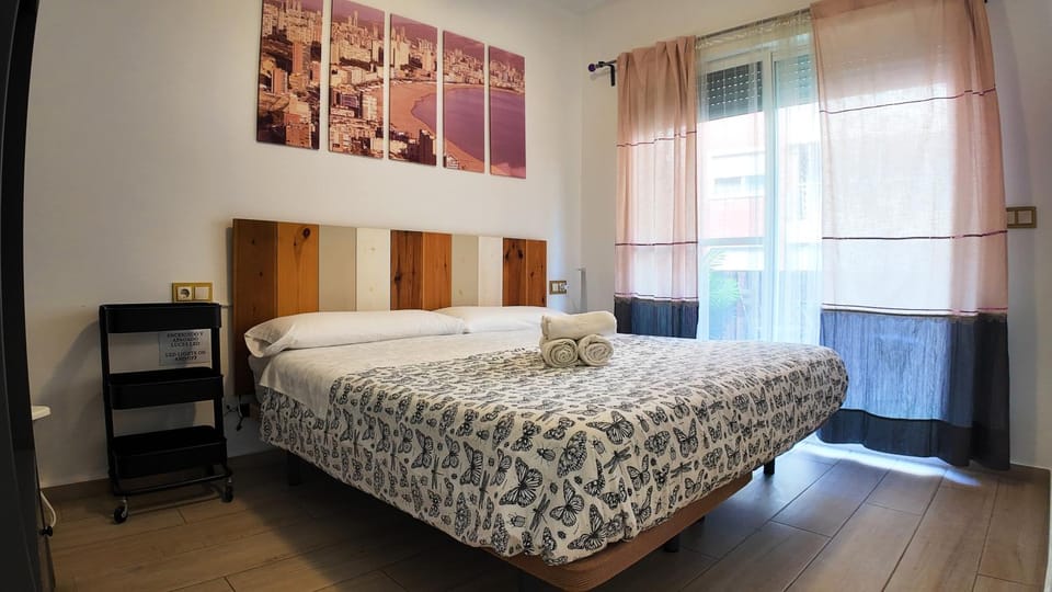 Photo of the whole room, Bedroom