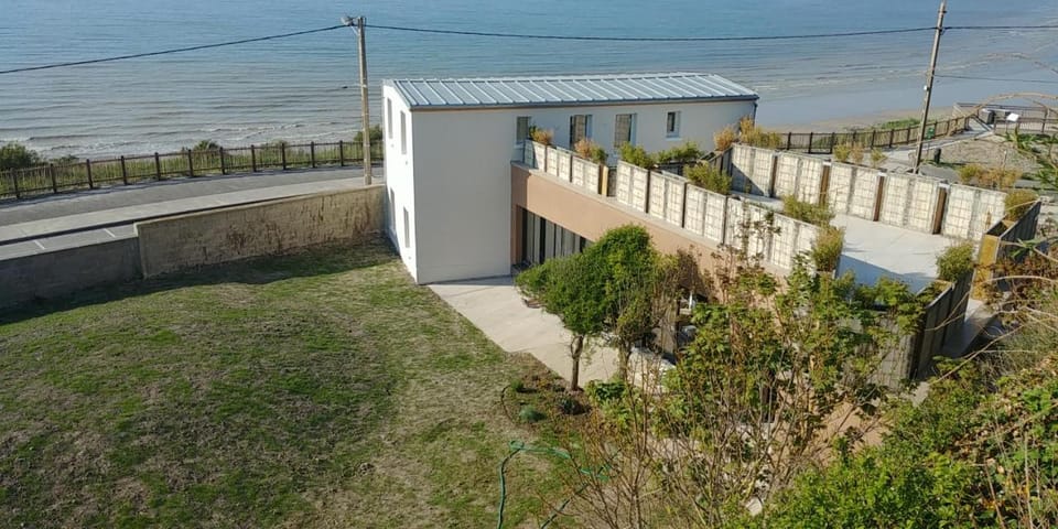 Property building, Bird's eye view, Garden, Sea view