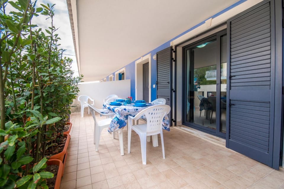 Patio, Facade/entrance, Balcony/Terrace
