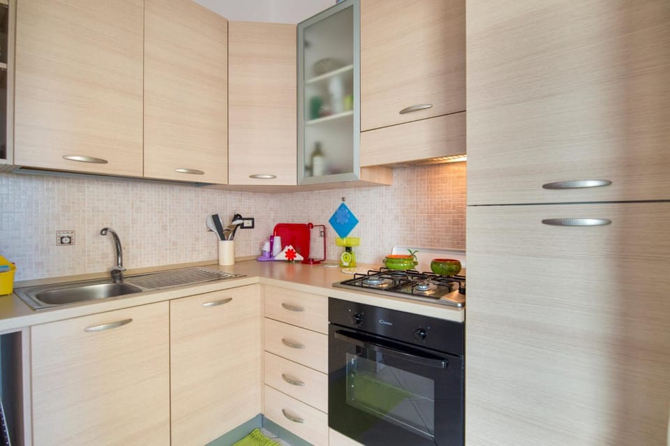 Kitchen or kitchenette, Communal kitchen