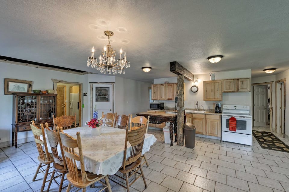 Kayaks and Views Yellowstone River Lodge in Clark House in Wyoming