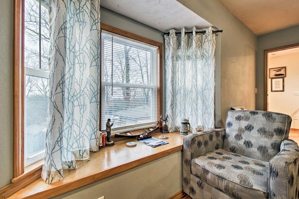 Stockton Lake Escape with Kitchen, Half Mile to Lake Apartment in Ozark Mountains