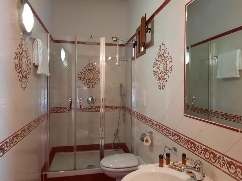 Shower, Toilet, Bathroom, bidet, hair dryier, towels