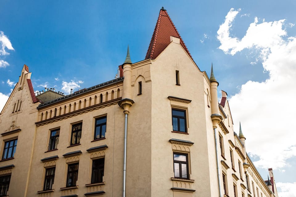 Property building, Neighbourhood