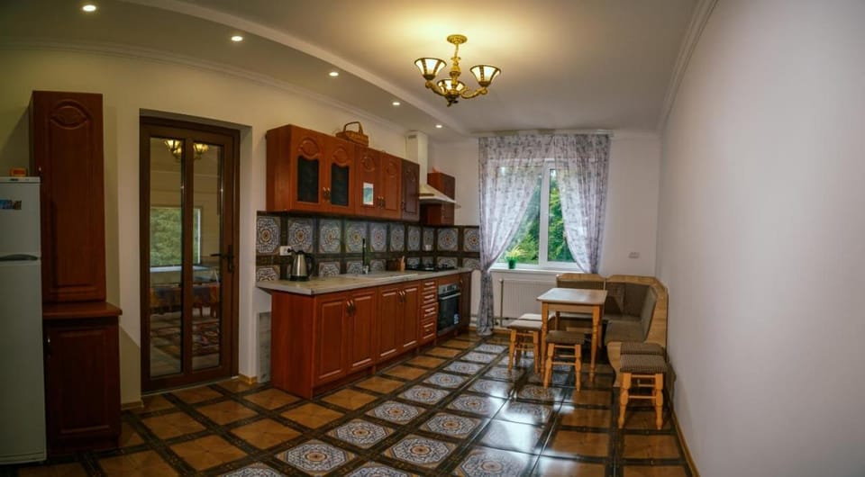 Khata Lisnyka House in Romania