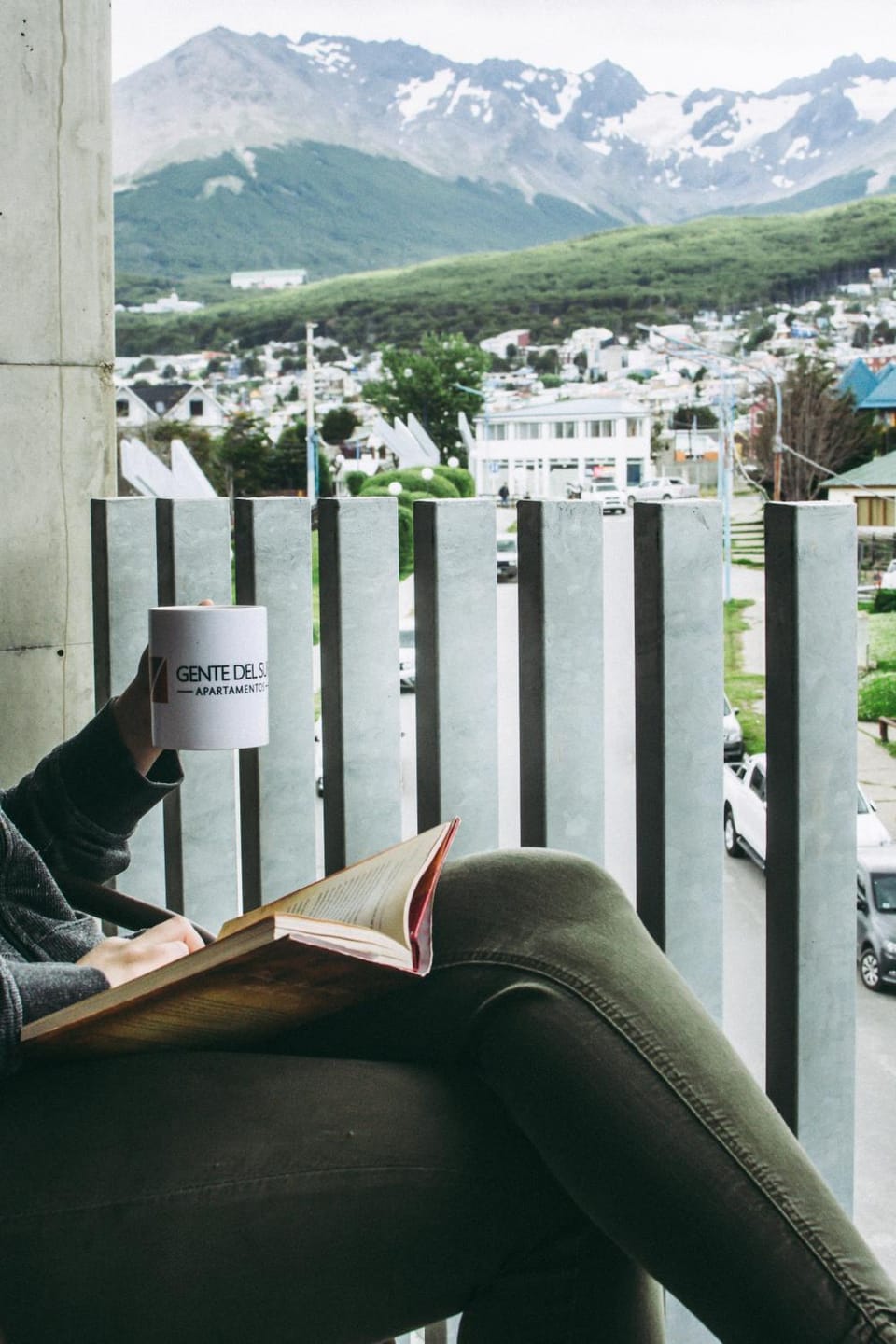 Property building, Day, Natural landscape, View (from property/room), Balcony/Terrace, Living room, Seating area, City view, Mountain view, Parking
