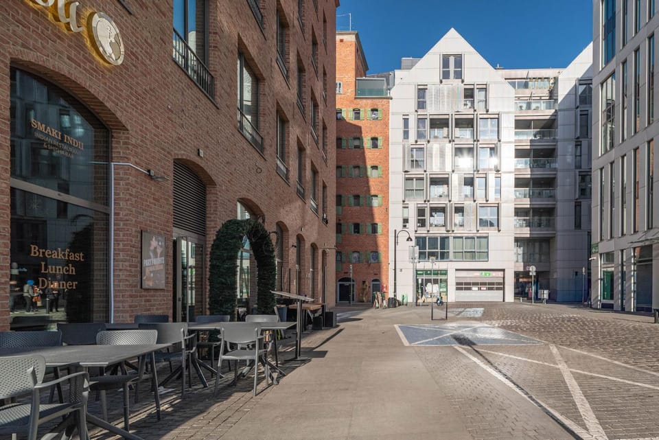 Property building, Day, Location, Parking