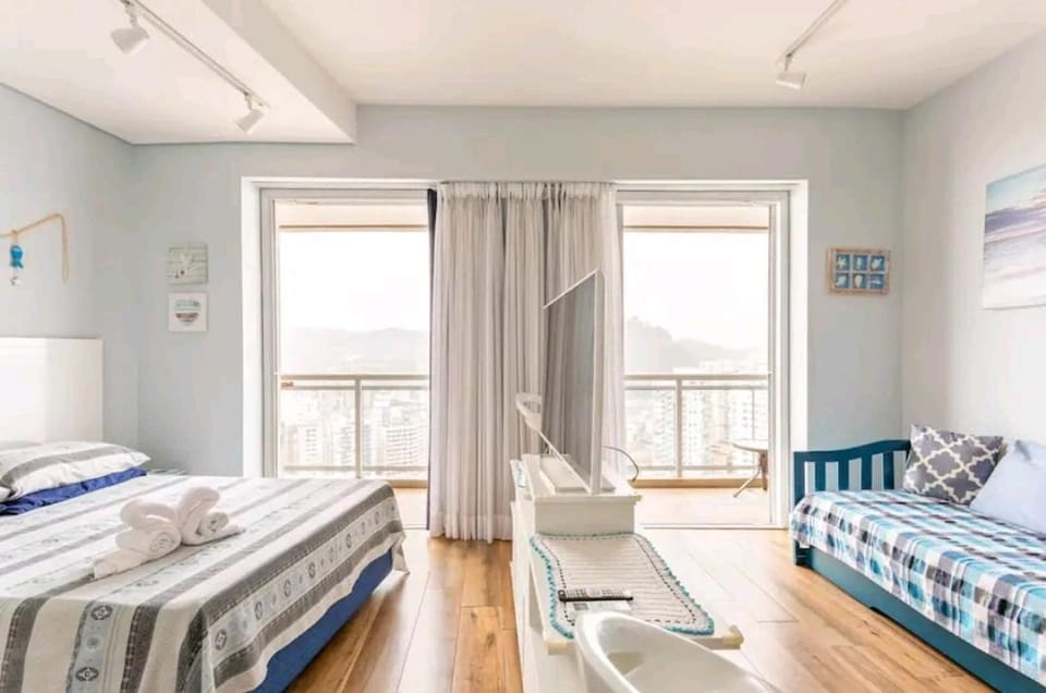 Living room, Photo of the whole room
