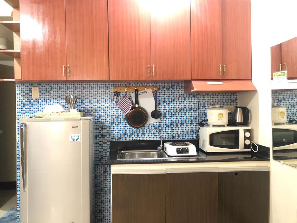 Kitchen or kitchenette, Communal kitchen