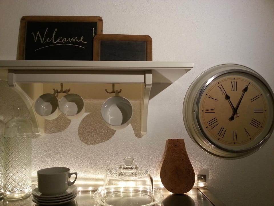 Kitchen or kitchenette, Decorative detail