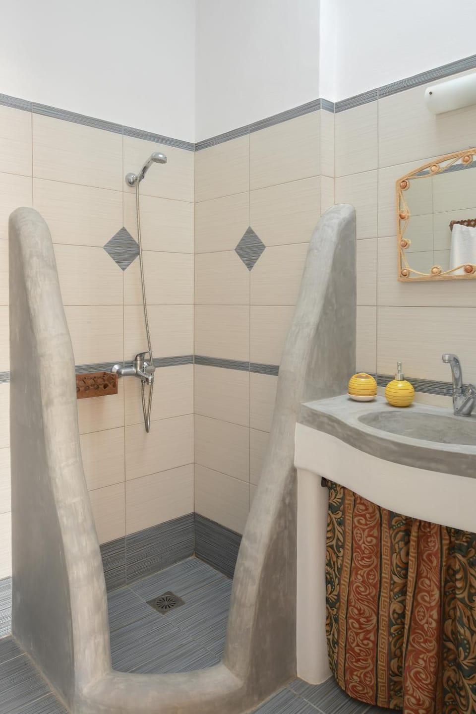 GYROULI 1 Apartment in Decentralized Administration of the Aegean