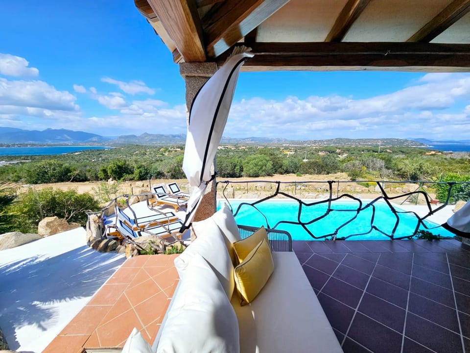 Patio, View (from property/room), Balcony/Terrace, Mountain view, Pool view, Sea view, Swimming pool, sunbed