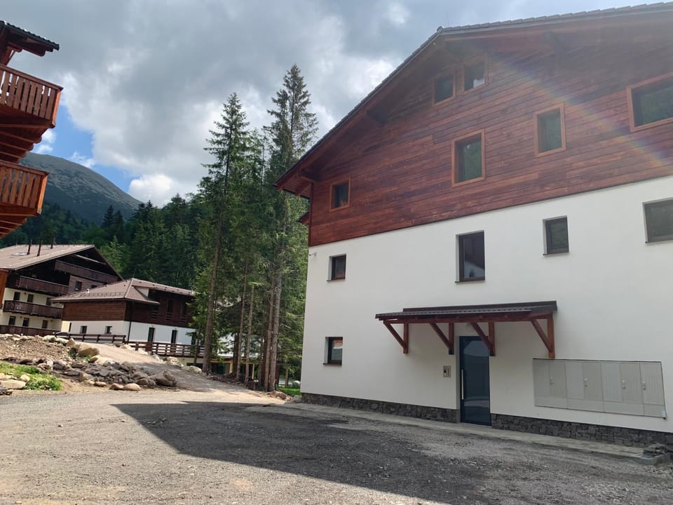 Property building, Street view, Inner courtyard view, Parking