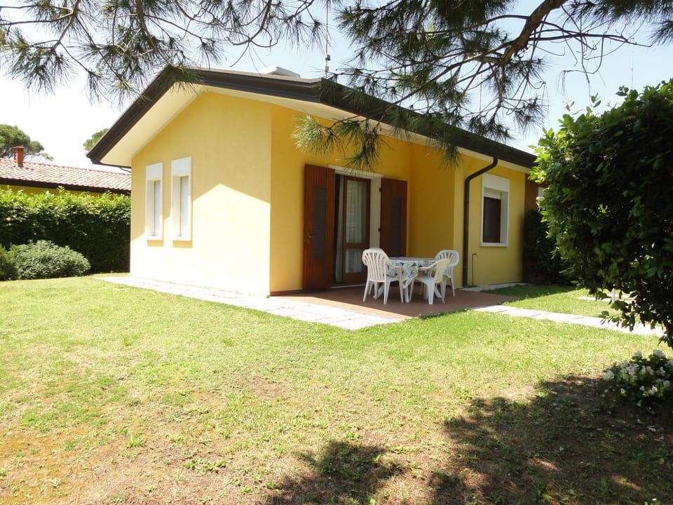 Property building, Garden