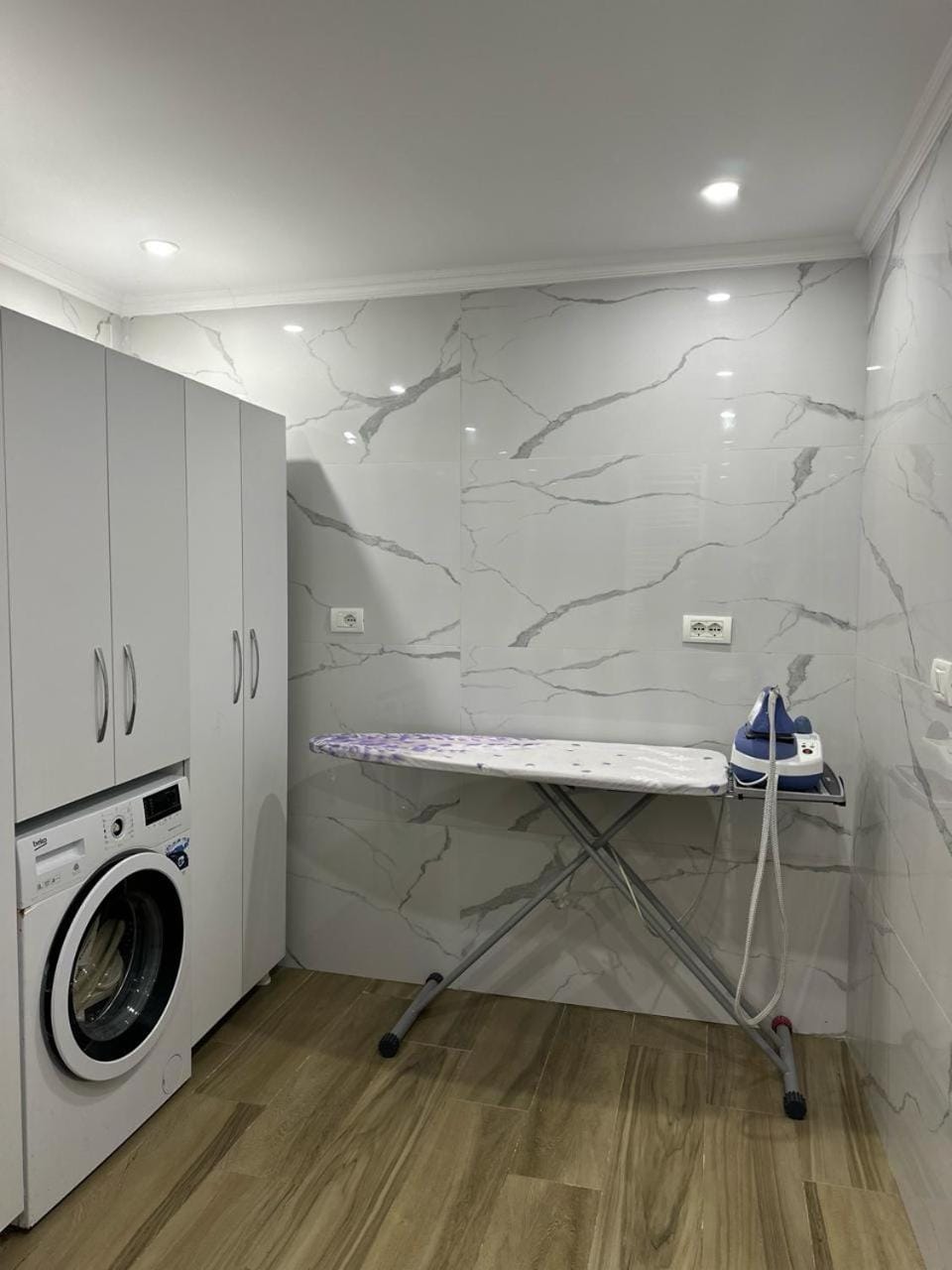 Eni entire guesthouse parking on site Apartment in Europe