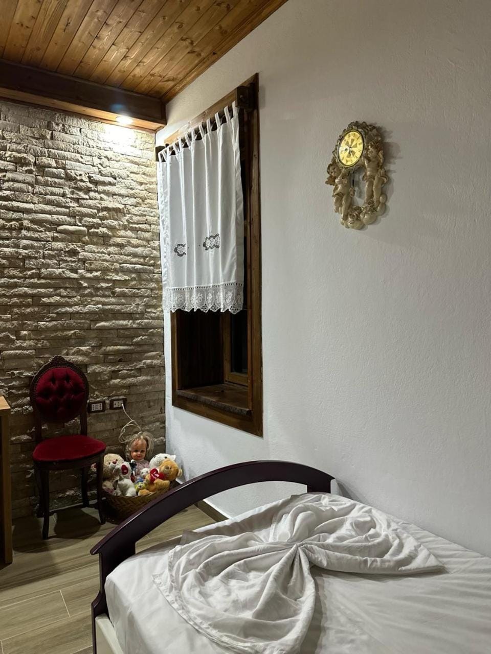 Eni entire guesthouse parking on site Apartment in Europe