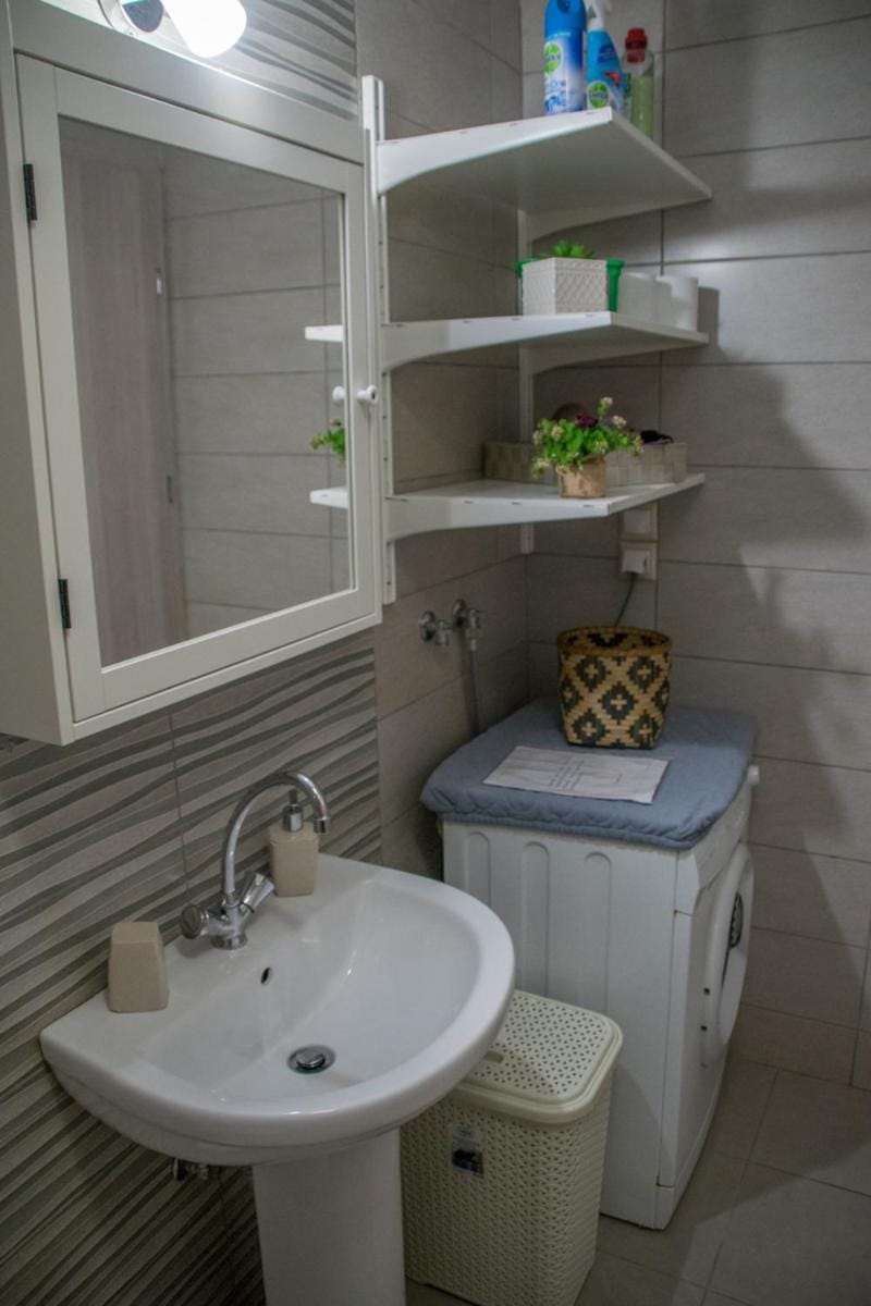 Bathroom, washing machine