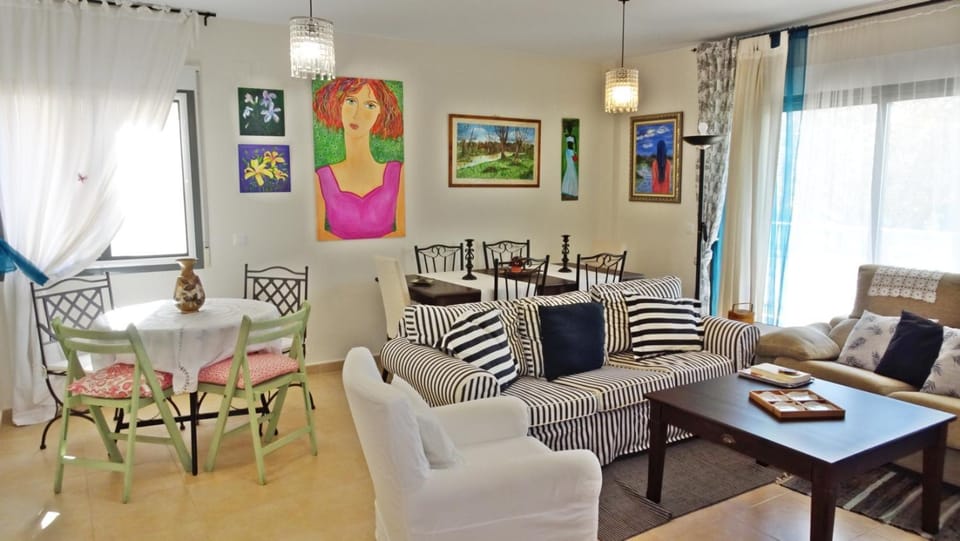 Living room, Lounge or bar