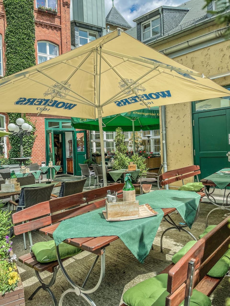 Restaurant/places to eat