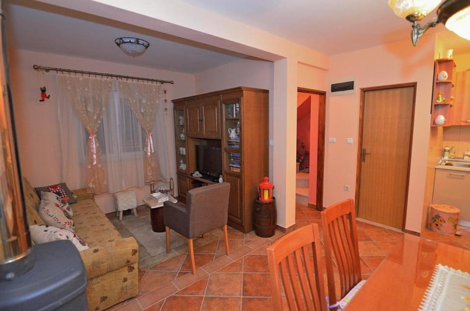 TV and multimedia, Living room, Dining area
