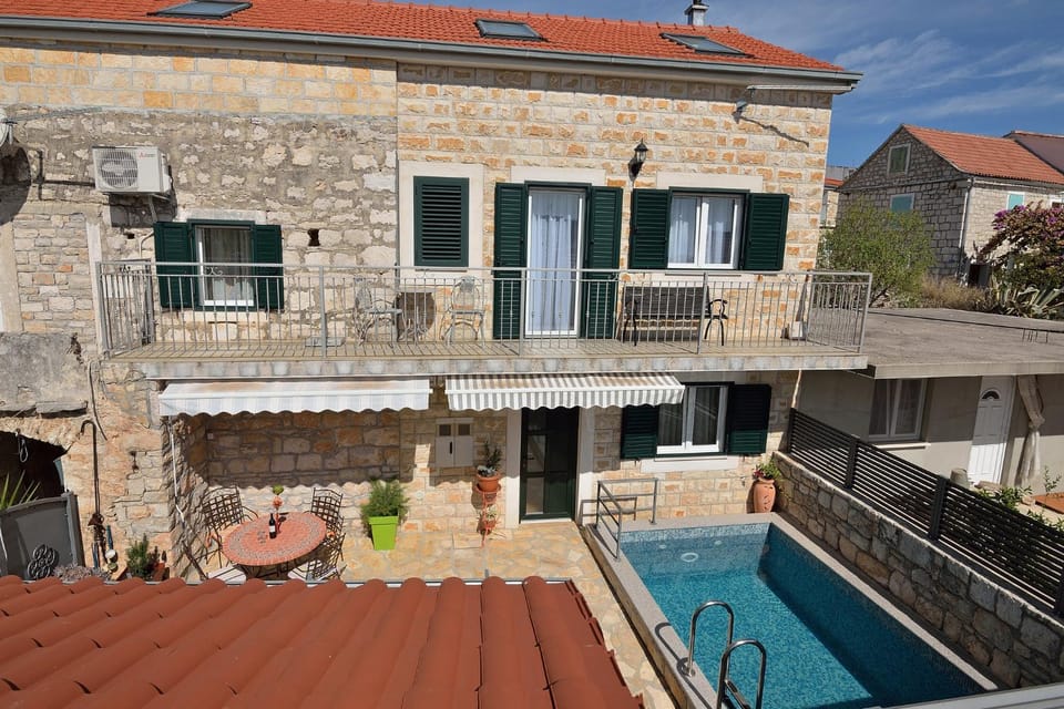 Property building, Swimming pool
