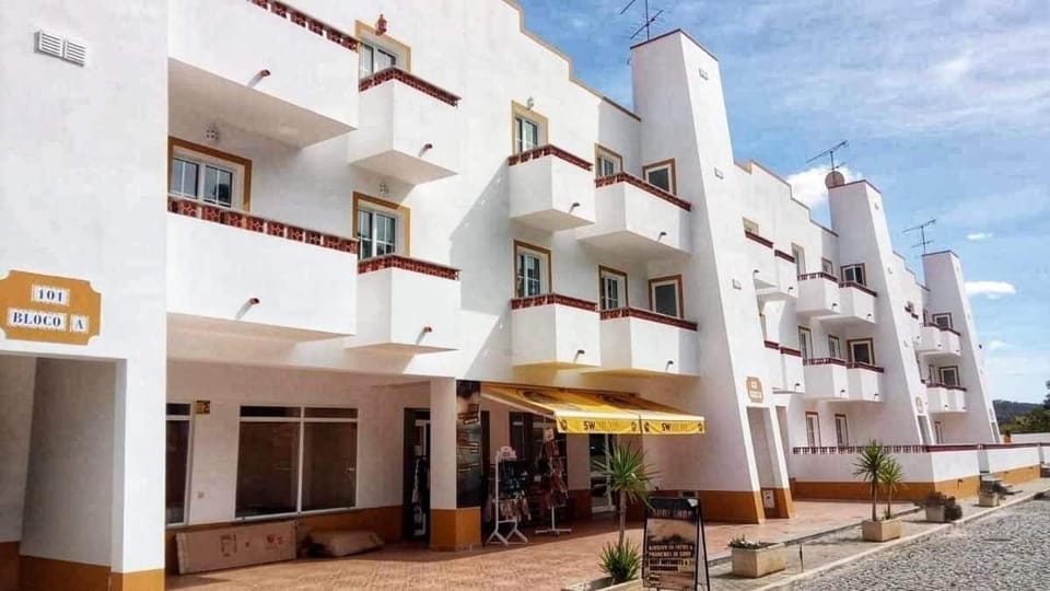 Property building, Day, Neighbourhood, Street view, Location