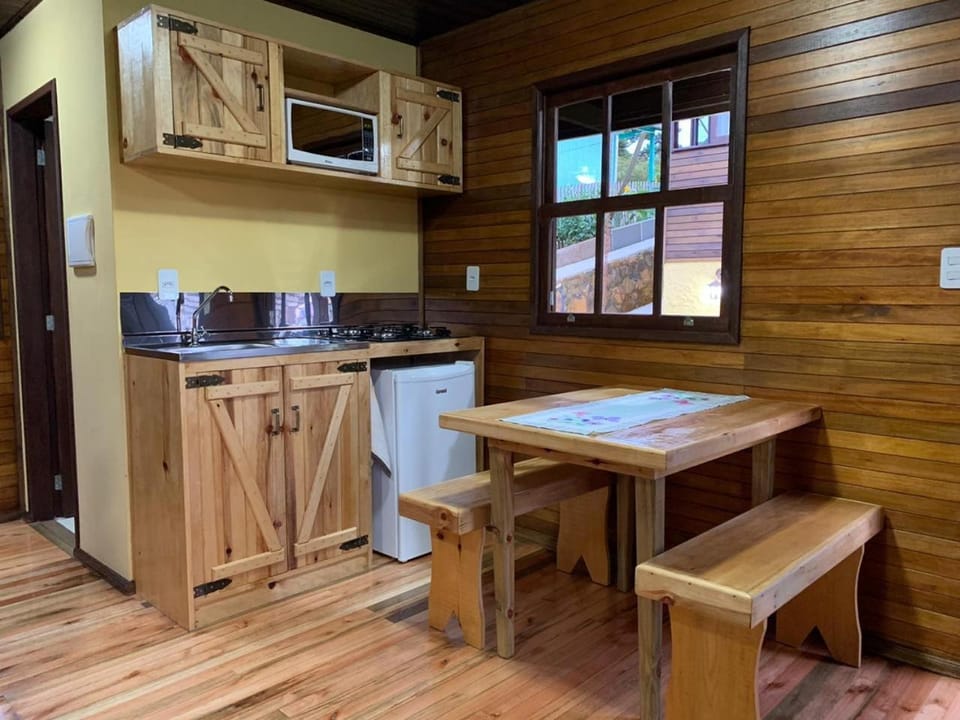 Kitchen or kitchenette, Dining area, Communal kitchen